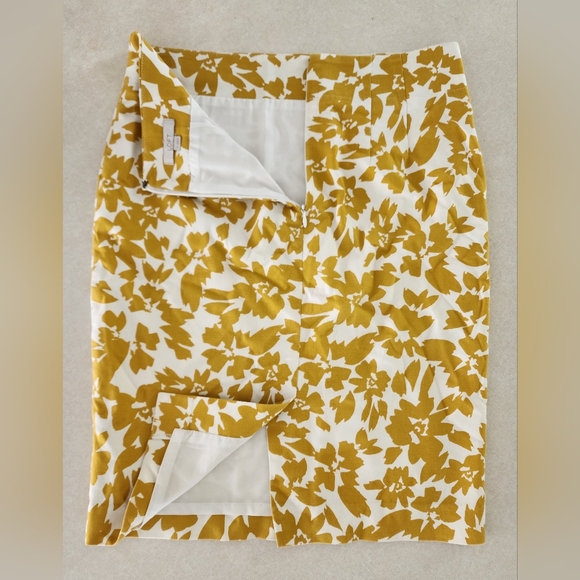 LOFT Mustard and White Floral Pencil Skirt, Size 4 - Picture 4 of 6